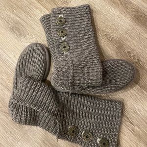 UGG size 7 boots grey
